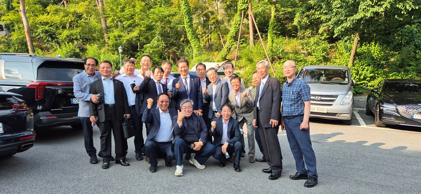 이재명 대통령 오리엔트 시계 소년공 친구들과 정청래 의원_1