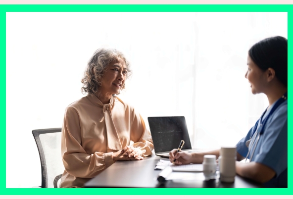 기초노령연금 상담중인 어르신