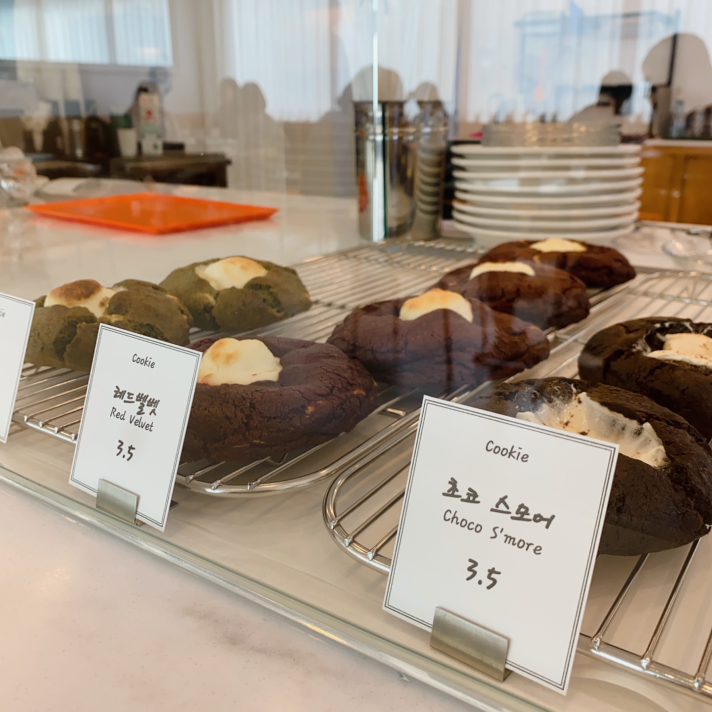 언이너프 커피바(Unenough Coffee Bar) 제주 노형 광평마을 탐라도서관 한라대학교 주차 리뷰 카페 추천