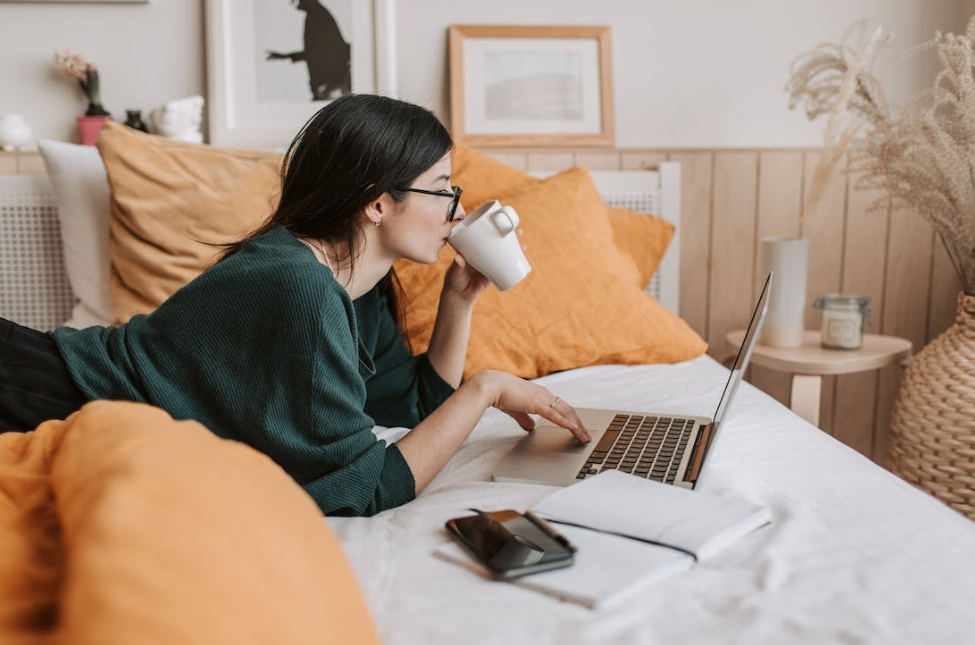 건강한 심혈관을 유지하고 싶다면 , 최소 새벽 2 시 이전에 잠을 자는 적절한 수면습관을 유지하는 것이 필요하다