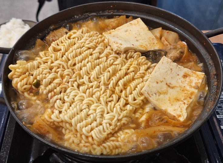 생방송투데이 아침식사 2천원 김치찌개 3천원 우리동네뉴스 전북 전주 청년식탁사잇길