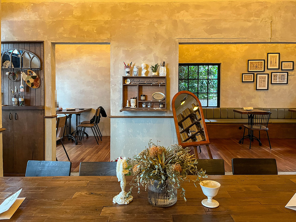 덕미 아틀리에 광안점 내부