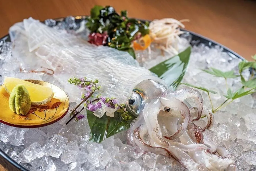 절품 모츠나베와 현지 맛을 즐겨보세요