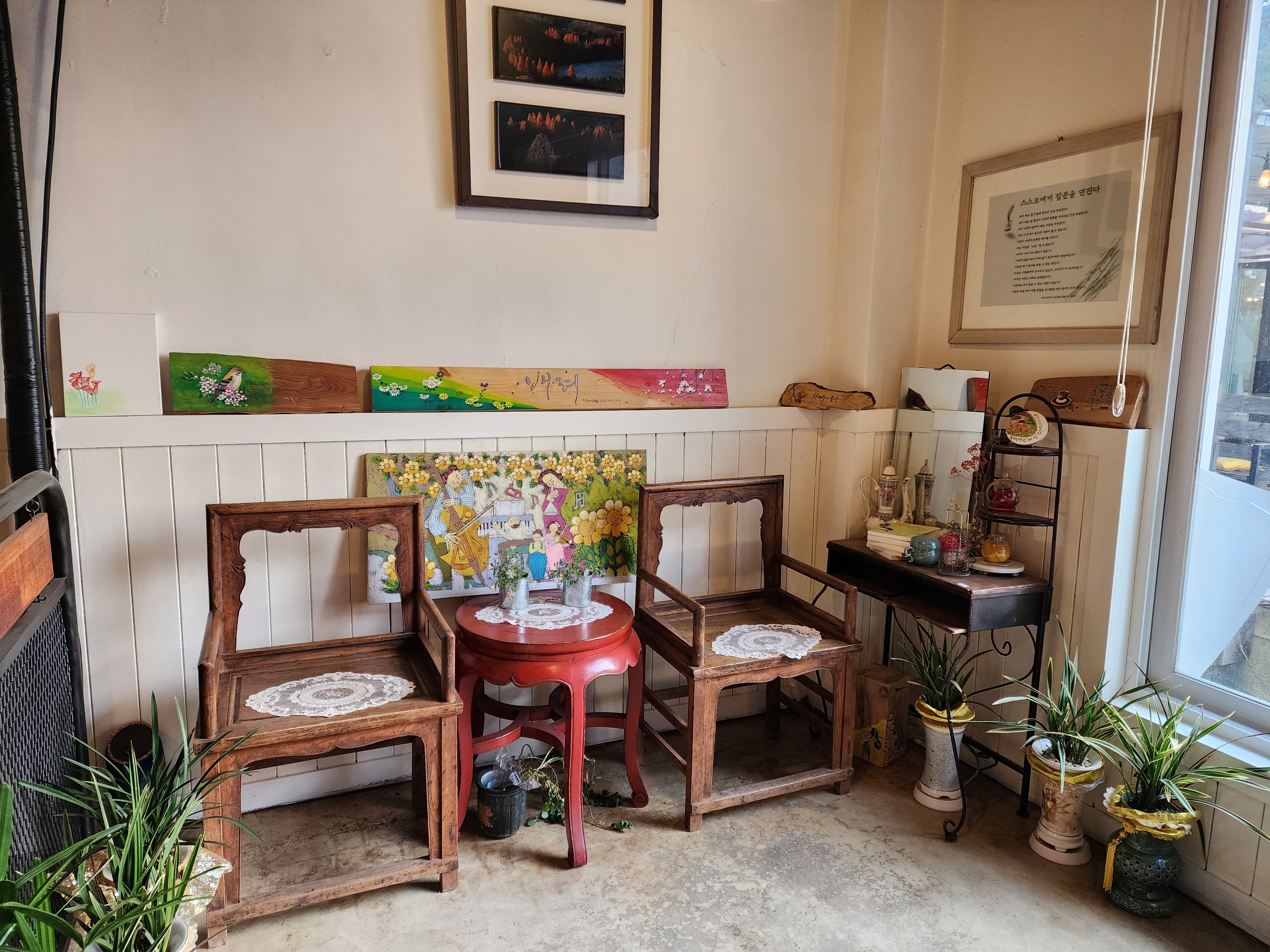 카페 내부 포토존