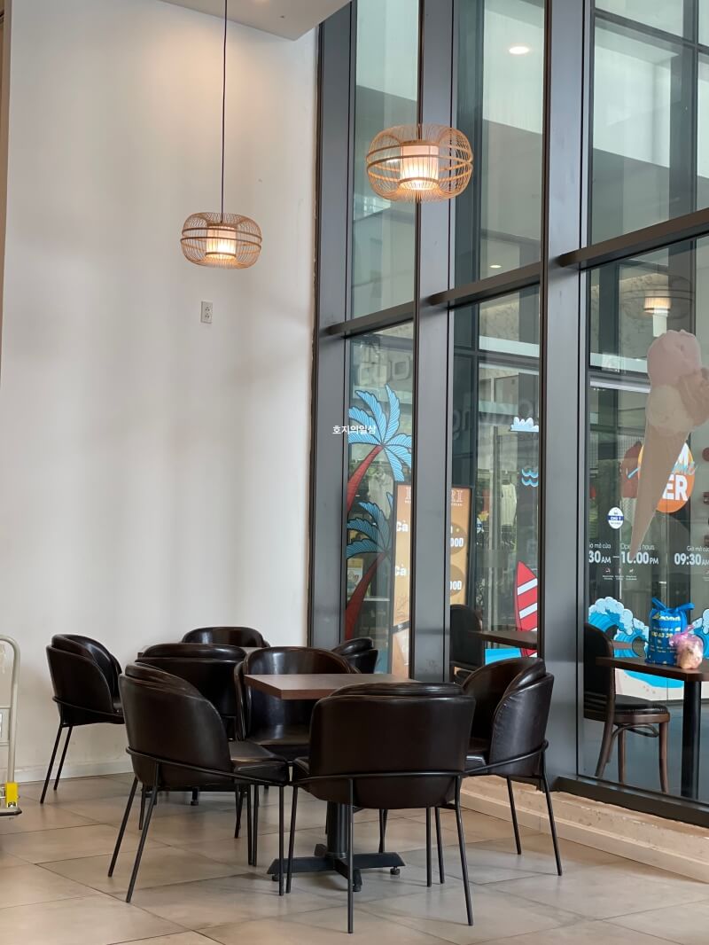 나트랑 카페 헨리 HENRI 수제 젤라또 맛집 - 좌석