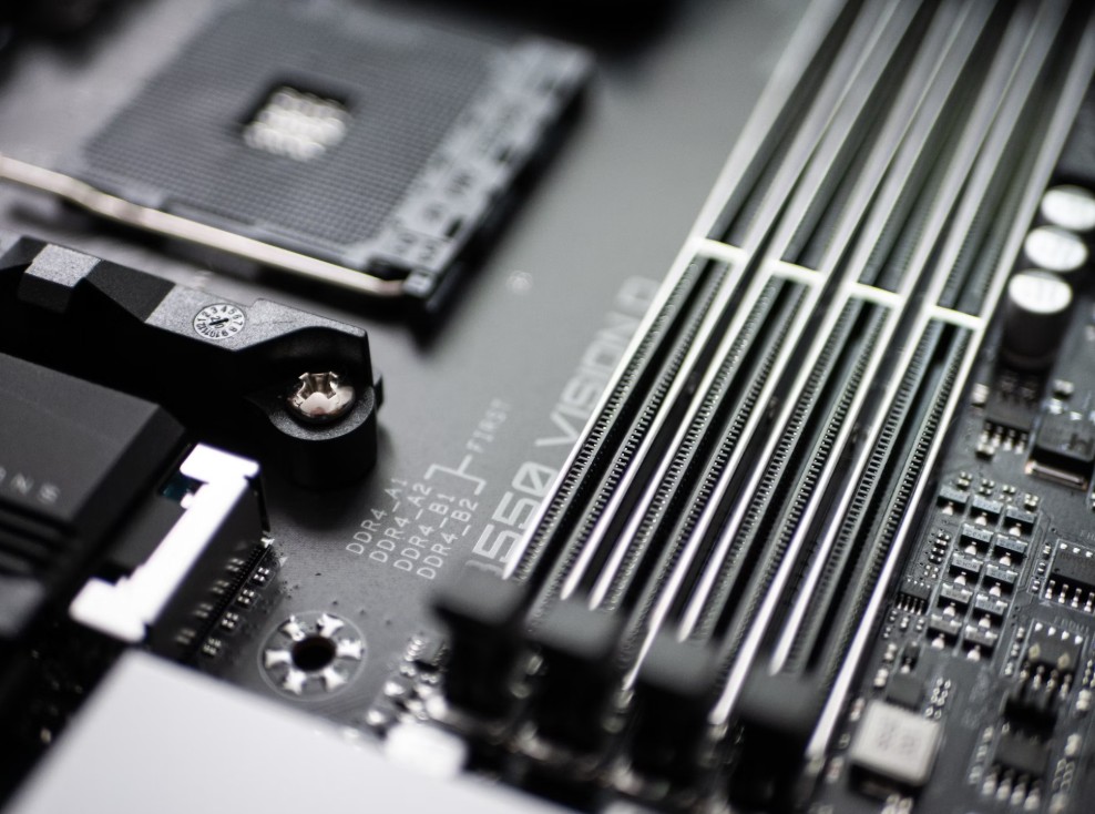 오버클럭에 최적화된 메인보드란? (VRM, 방열판 등)