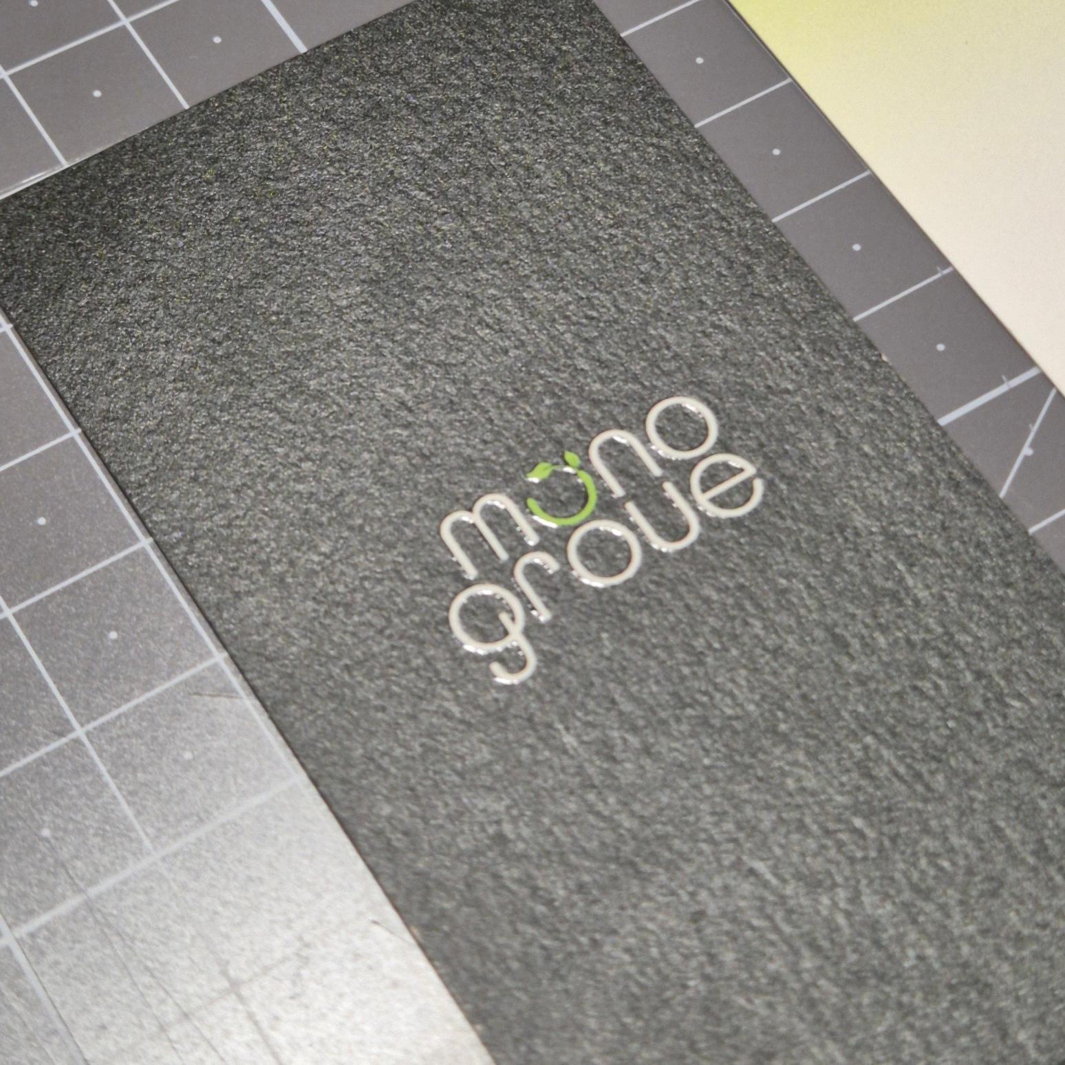 명함에 에폭시 들어간 모습