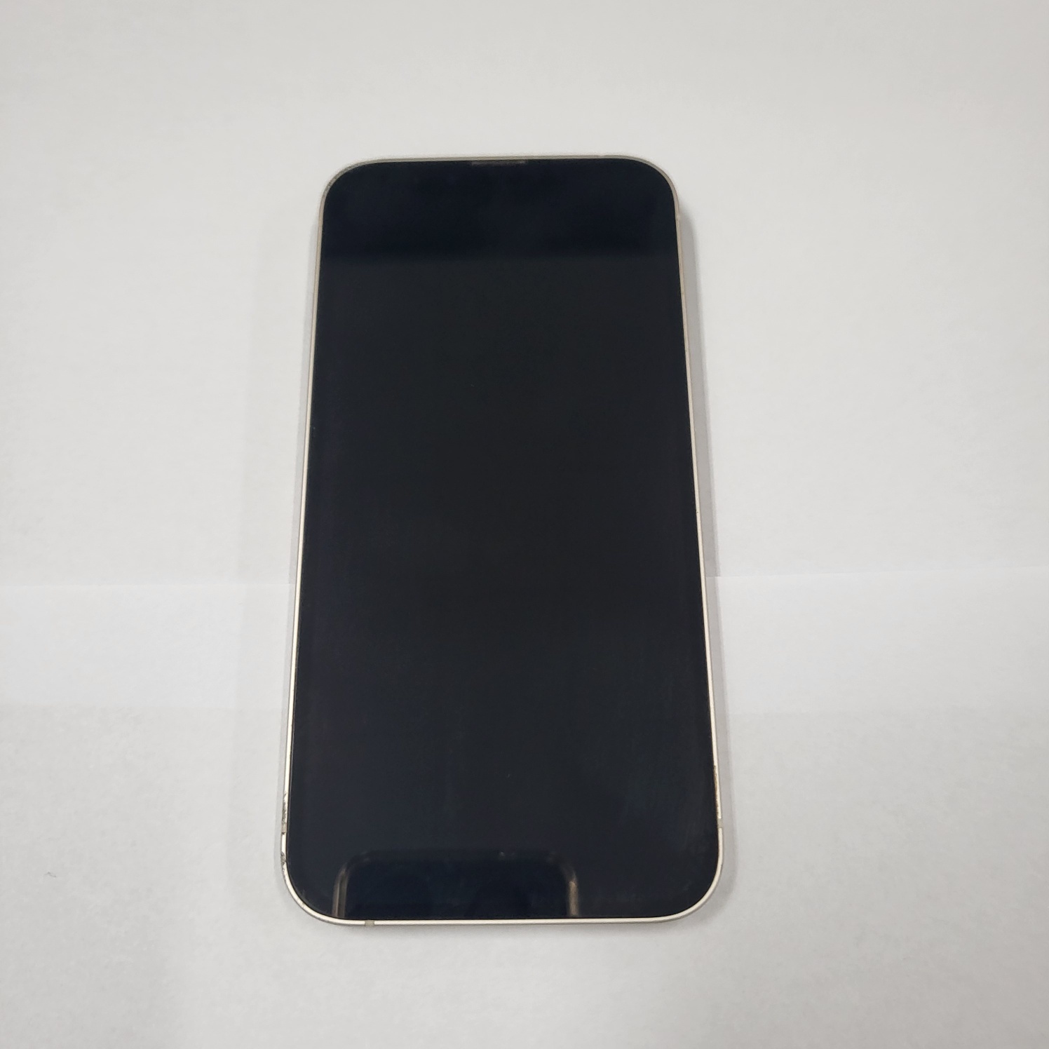 아이폰14 중고폰 정면2