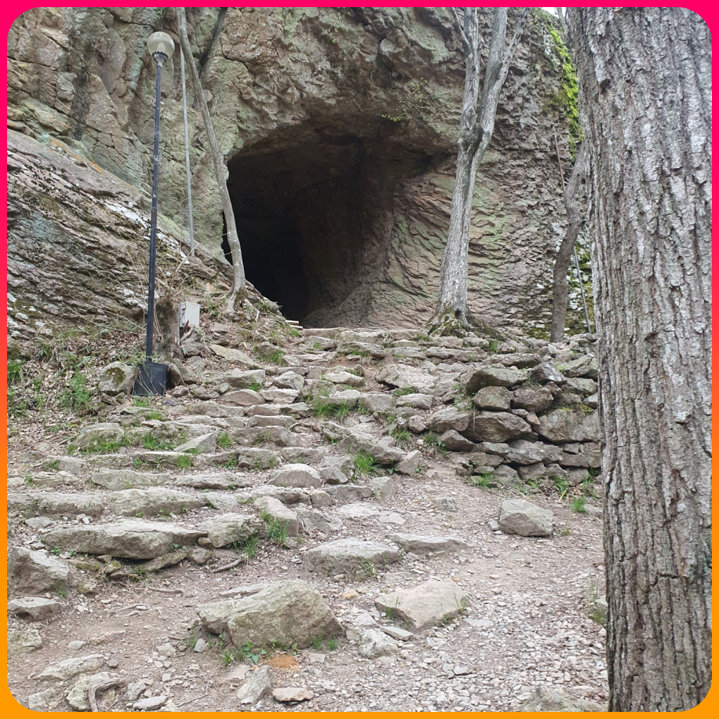 진흥왕이_수도했다는_진흥굴