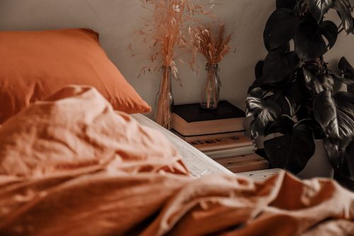 여름철 침대 진드기 관리법: 알레르기 막는 침구 세탁&middot;건조 루틴