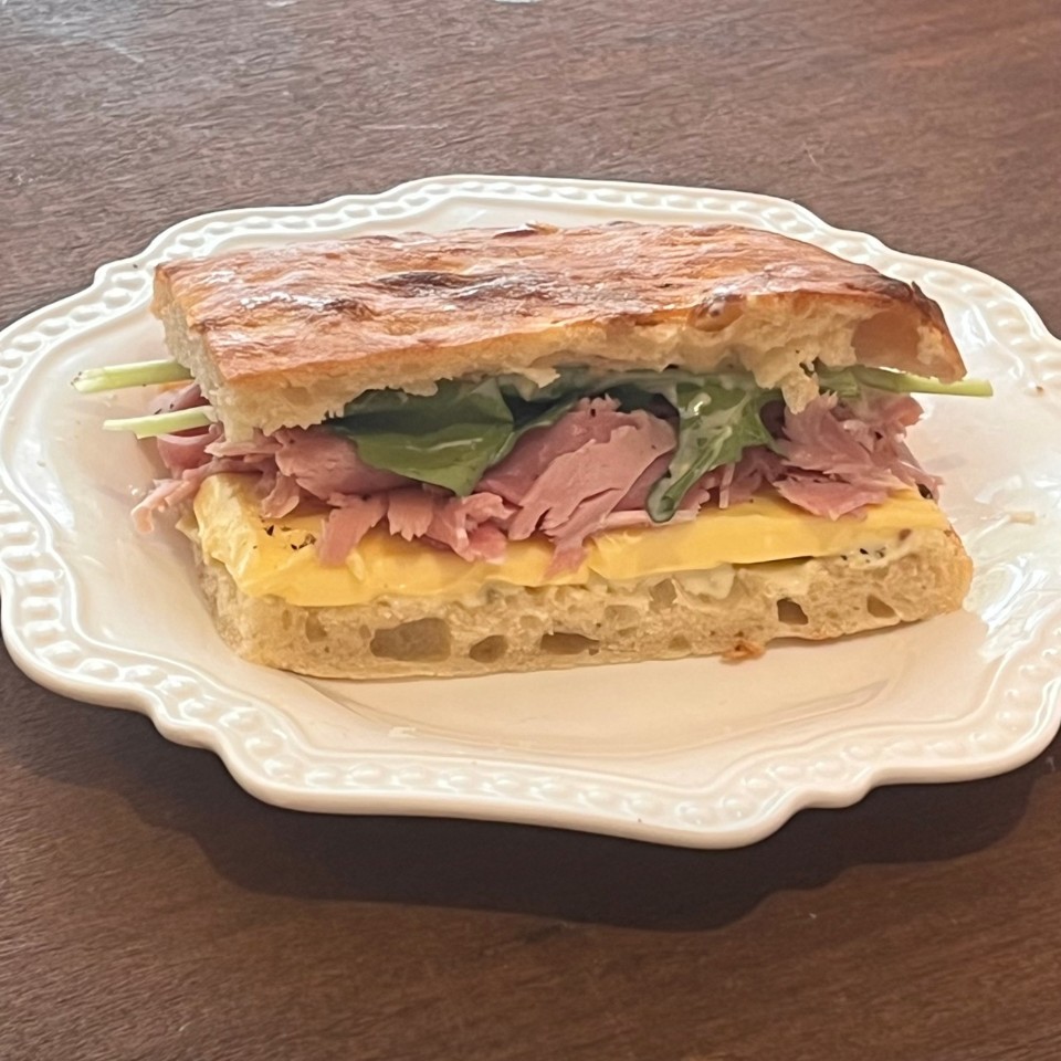 천호동 감자집 시그니처 샌드위치, 먹어본 사람만 아는 매력은?