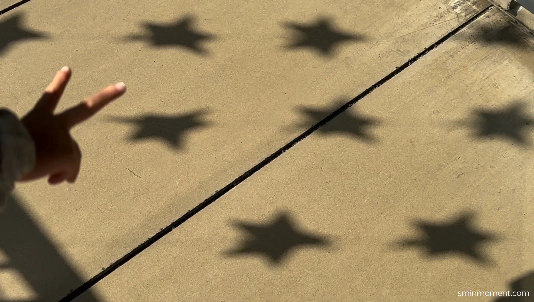 서울-나들이-인사동-볼거리-쌈지길-올라가는길-별-그림자