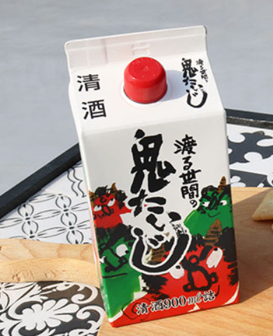 오니타이지 사케 팩에 일본의 오니(도깨비) 그림이 그려져 있다