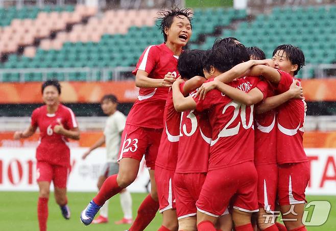 여자 축구 일본에 패배