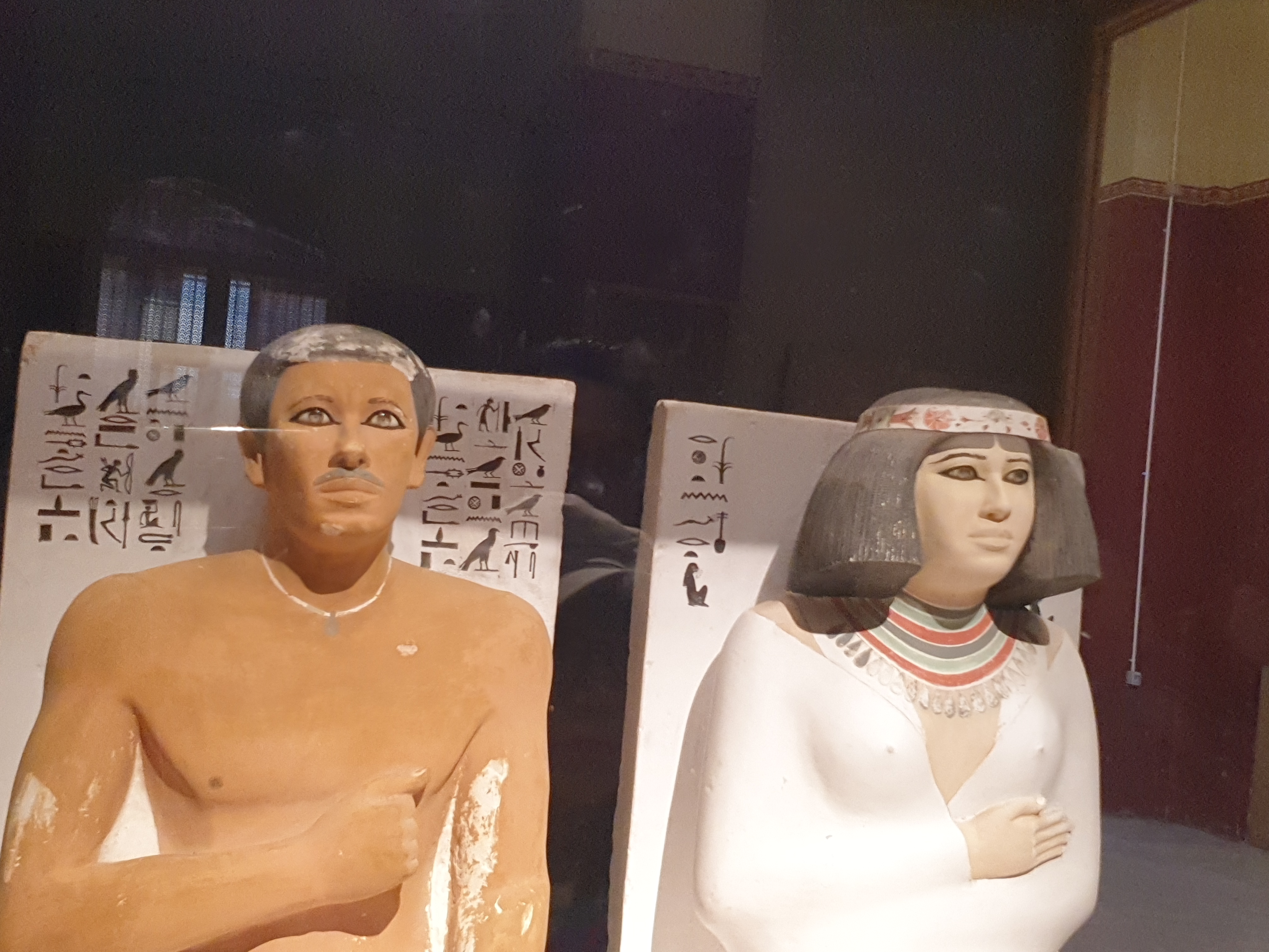 이집트박물관 내 조각상