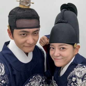 이강에는 달이 흐른다 등장인물 원작 OTT 몇부작 정보