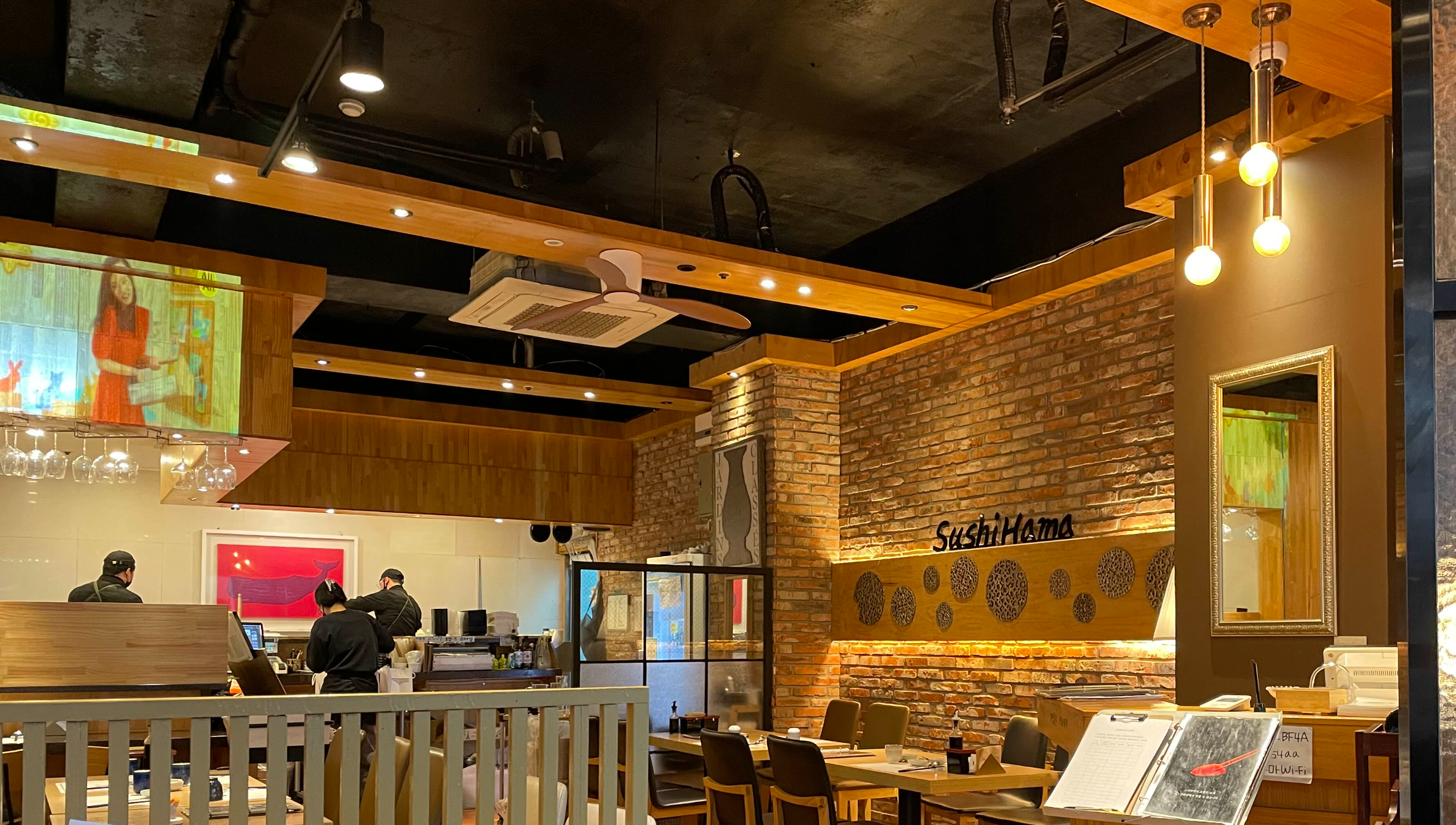 스시하마_매장_내부의_모습을_찍은_사진