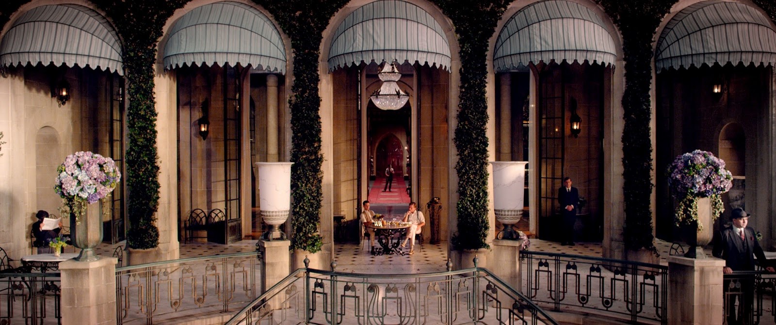 영화 위대한 개츠비 속 아르데코 양식의 테라스 공간, The Great Gatsby art deco terrace
