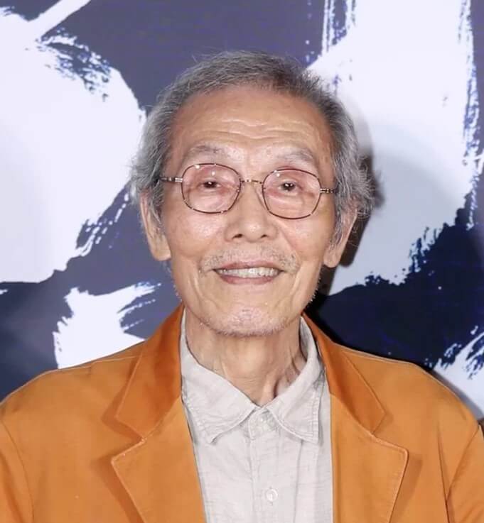 오영수 배우&#44; 강제추행 혐의 1심 징역형 집행유예 선고 : 오영수 배우가 강제추행 혐의로 1심에서 징역형의 집행유예를 선고받았다. 성폭력 치료 프로그램 이수를 명령받았으며&#44; 피해자의 진술이 일관되고 신빙성이 높다고 판결받았다.
오영수&#44; A씨 강제추행 혐의로 재판 : 오영수는 A씨를 두 차례에 걸쳐 강제추행한 혐의로 재판에 넘겨졌다. 경찰의 불송치 결정 후 A씨의 이의신청으로 검찰이 사건을 재수사하게 되었다.
오영수&#44; 결심공판에서 징역 1년 구형 : 검찰은 결심공판에서 오영수에게 징역 1년을 구형하고 취업제한 명령과 신상정보 공개를 요청했다. 오영수는 최후진술에서 힘들다고 토로하며 현명한 판결을 소망했다.