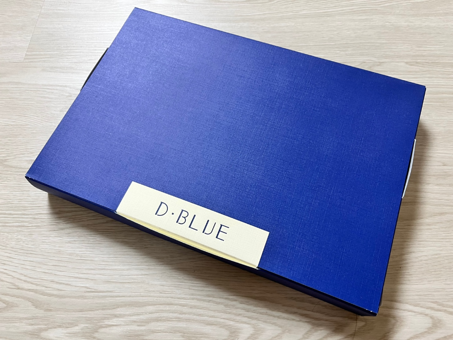 디블루 티셔츠 포장 박스 모습