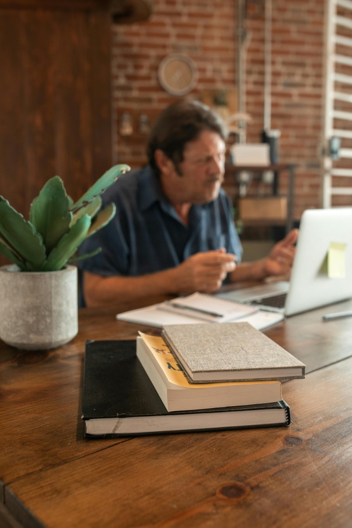 공부할 때 갑자기 멍해지는 이유 &ndash; 중년 뇌가 보내는 피로 신호 분석