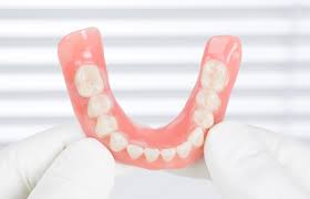 임플란트와 틀니 비교 분석