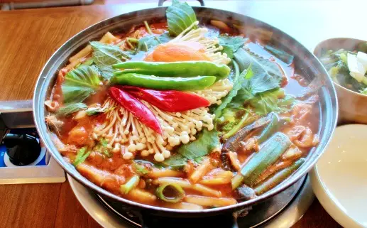 충북 제천 고향노포 빠가사리 메기 민물고기 매운탕 도리뱅뱅이 맛집