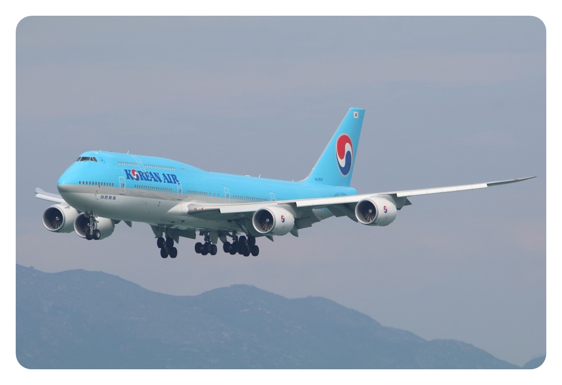 대한항공이 보유한 비행기 중 2번째로 비싼 비행기 보잉 B747-8I 기체 사진