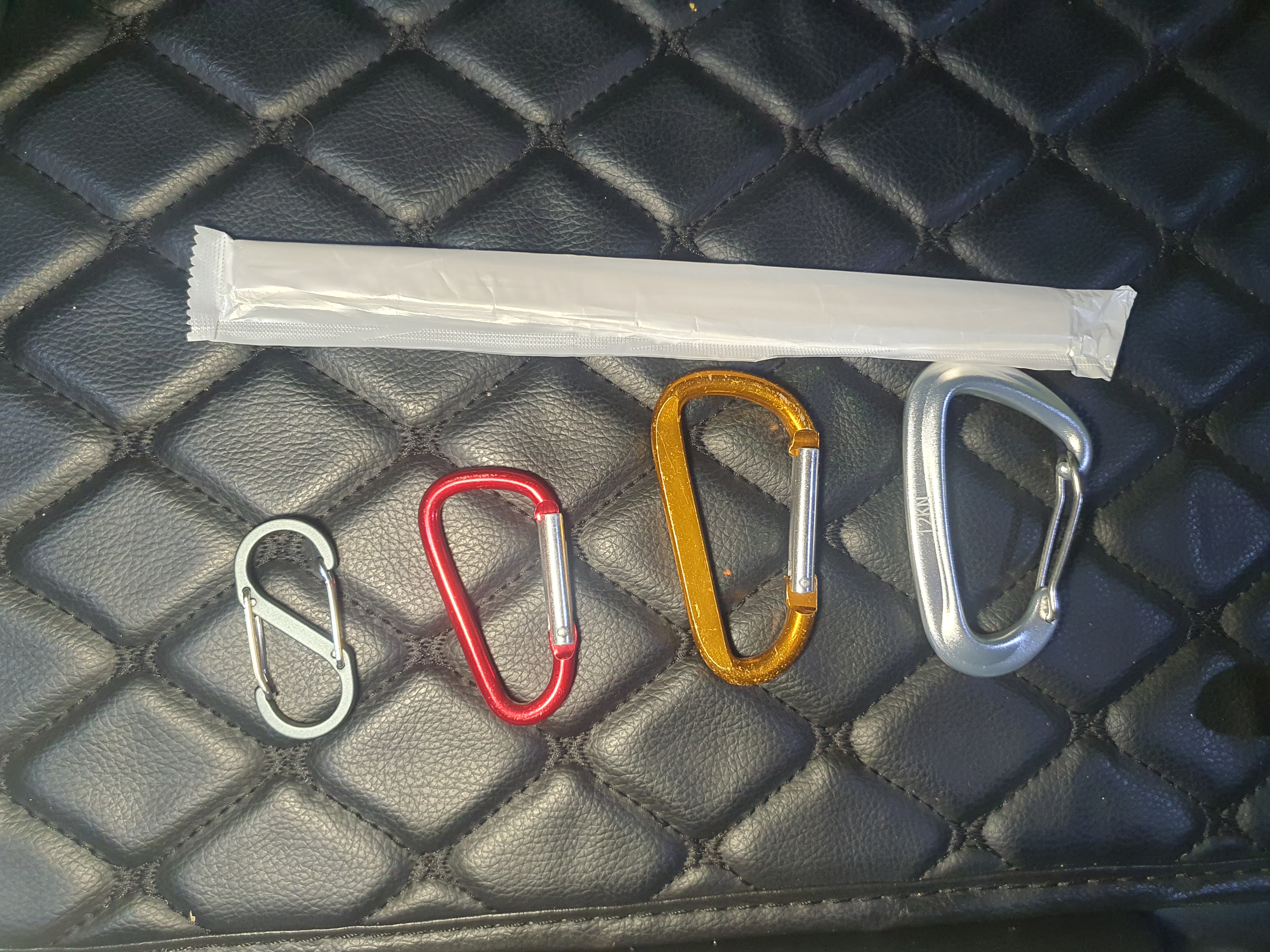 카라비너와-젓가락