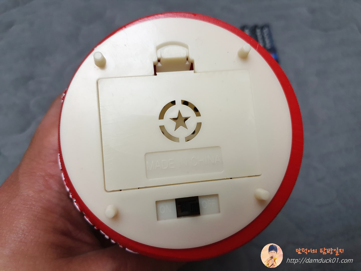 오르골 루돌프 산타 스노우볼 건전지 투입구