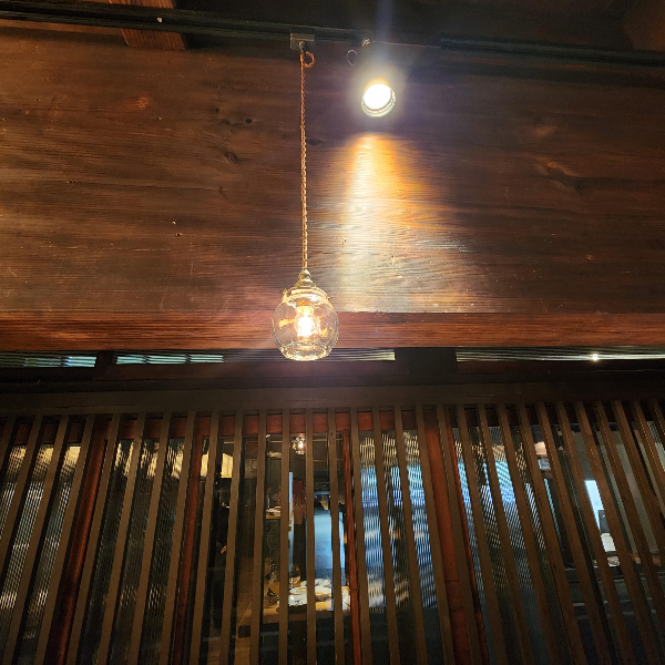 목재로 된 창살이 인상적인 스피링 벨리 브루어리