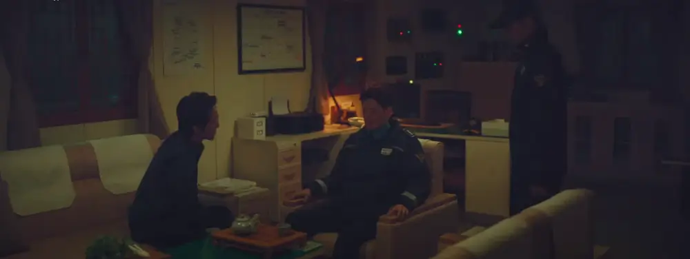 함장과 탈북자 치료문제로 얘기하는 김사부