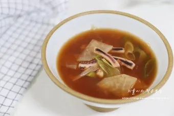 오징어 무국 끓이는 방법으로 칼칼국물_18