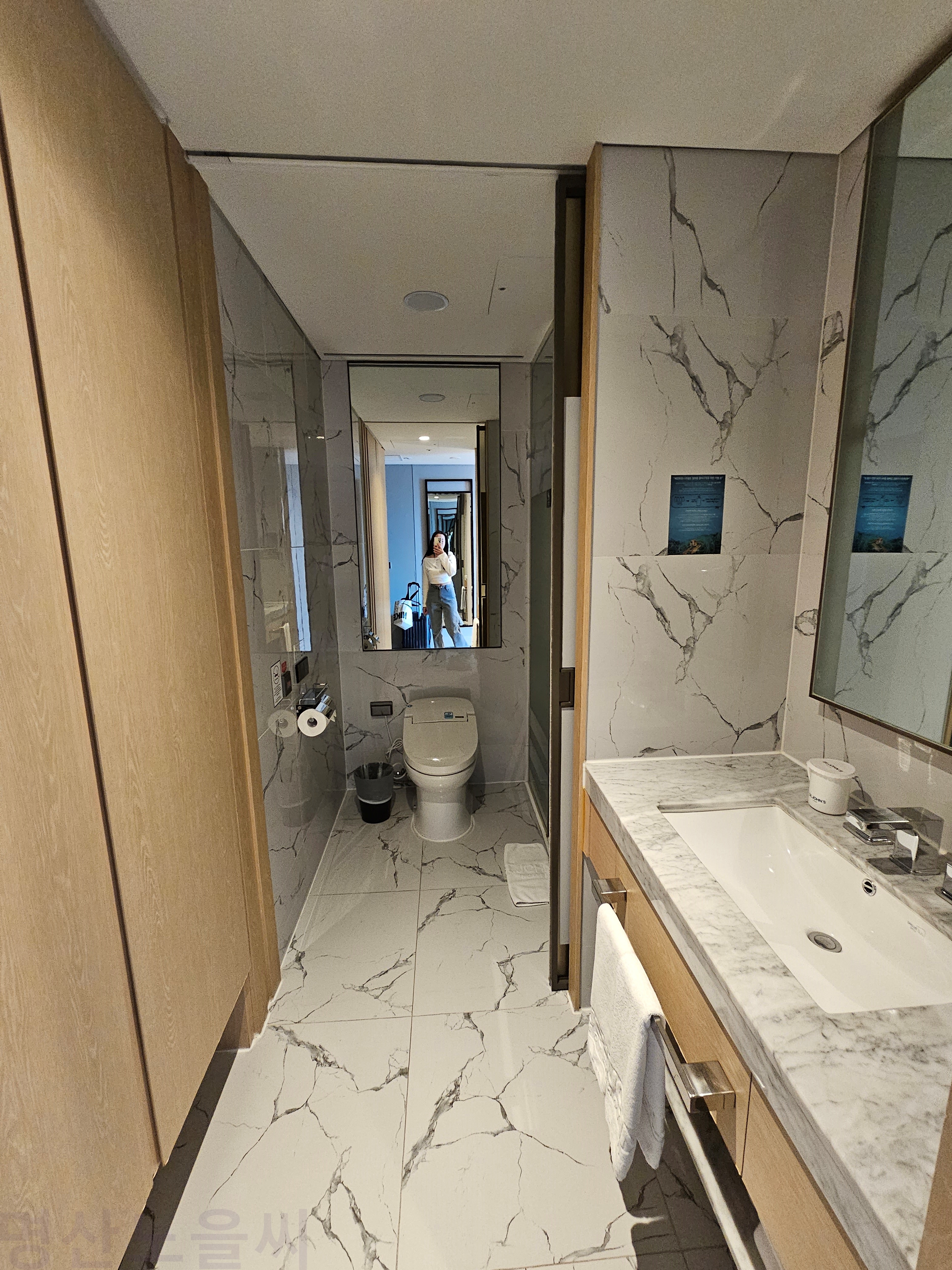 세인트존스호텔 슈페리어 더블 객실의 화장실 사진