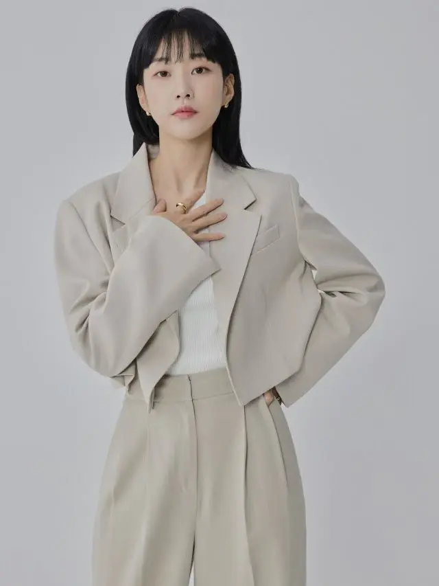 하윤경 나이 프로필 키 우영우 슬의생 인스타 각선미 화보 과거 다리