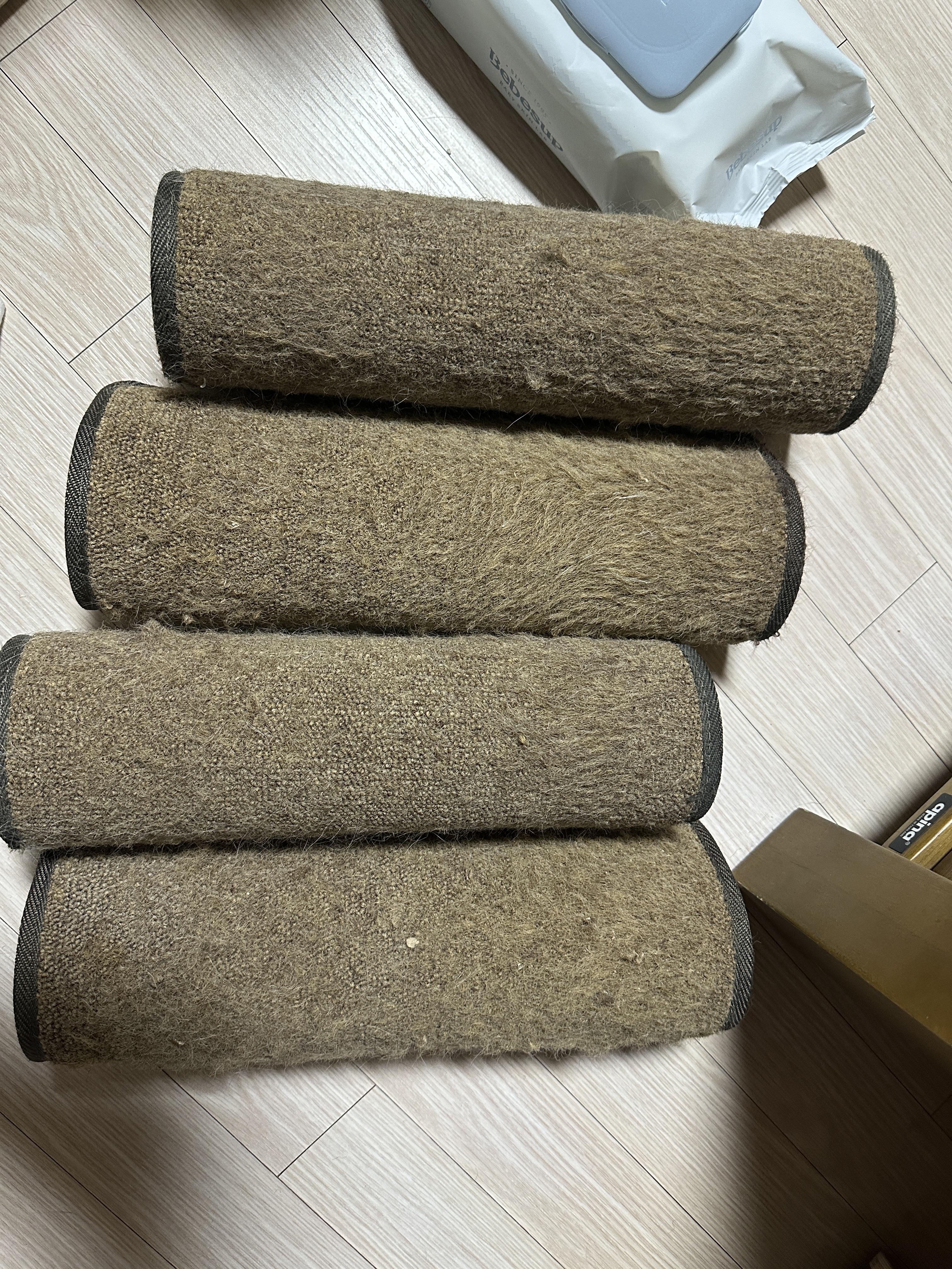 디어캣 캣폴 기둥 스크래쳐 카펫을 교체했다 (feat.신난 냥냥이들 반응)