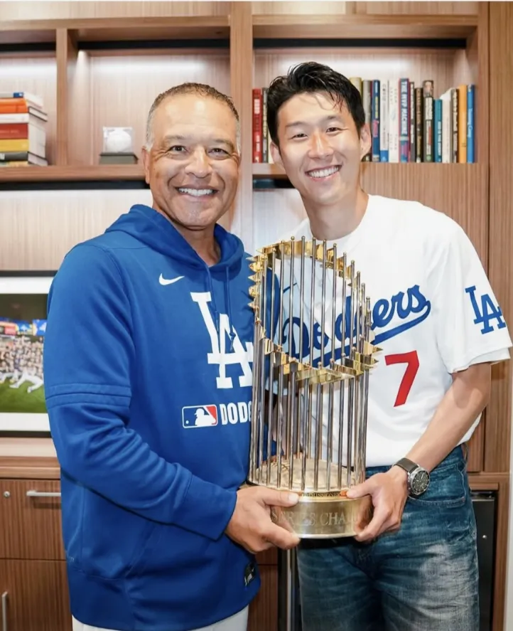 손흥민 시구&amp;#44; 뷔 시구&amp;#44; MLB 시구&amp;#44; 메이저리그 시구&amp;#44; 손흥민 MLB&amp;#44; 뷔 MLB&amp;#44; 다저스타디움 시구&amp;#44; 양키스타디움 시구&amp;#44; MLB 시구 비교&amp;#44; 시구 레전드&amp;#44; MLB 역대 시구&amp;#44; 조지 부시 시구&amp;#44; 버락 오바마 시구&amp;#44; 50센트 시구&amp;#44; 시모네 바일스 시구&amp;#44; 유현진 배지현 시구&amp;#44; K스타 시구&amp;#44; 한류 스타 시구&amp;#44; MLB 팬 서비스&amp;#44; 뷔 손흥민 브로맨스&amp;#44; 뷔 팬 서비스&amp;#44; 손흥민 글로벌 인기&amp;#44; K팝 메이저리그 진출&amp;#44; 메이저리그 한류&amp;#44; MLB 문화 마케팅&amp;#44; 스포츠 퍼포먼스&amp;#44; 한국 연예인 시구&amp;#44; 손흥민 뷔 직캠&amp;#44; 시구 레전드 영상
