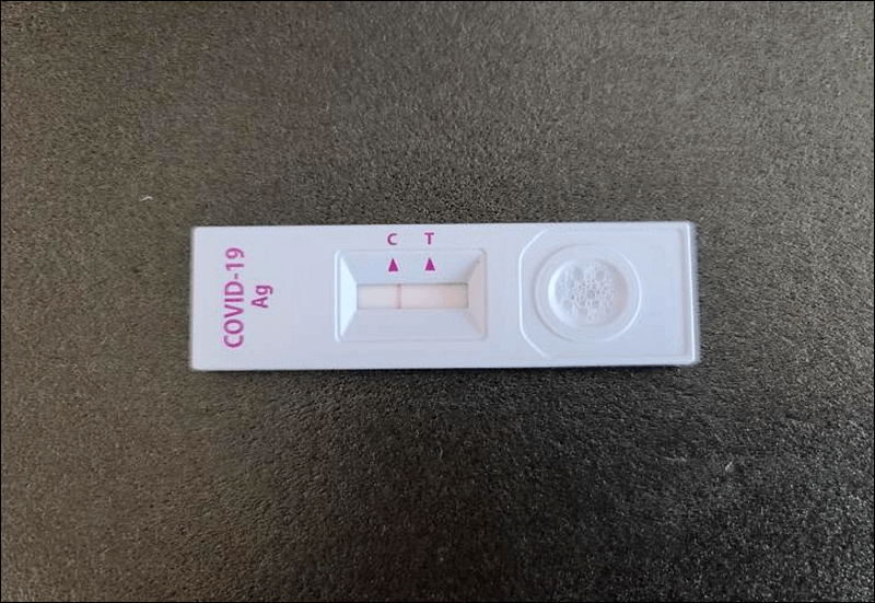 3분 정도 지나면 서서히 분혹색 선이 나타나기 시작한다