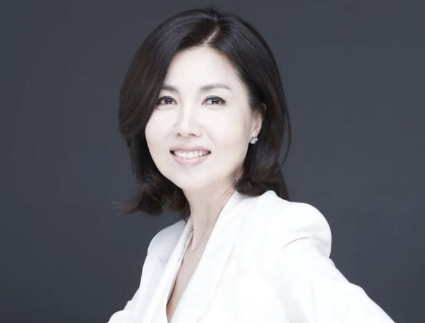 백지연(아나운서)