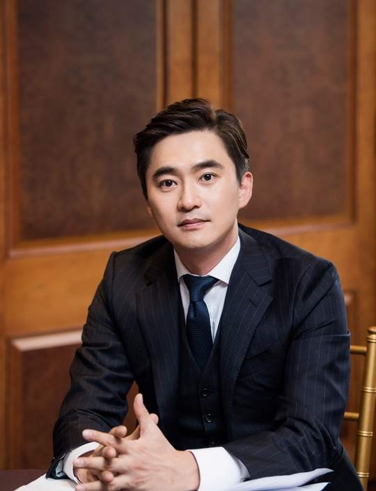 배우 김석훈