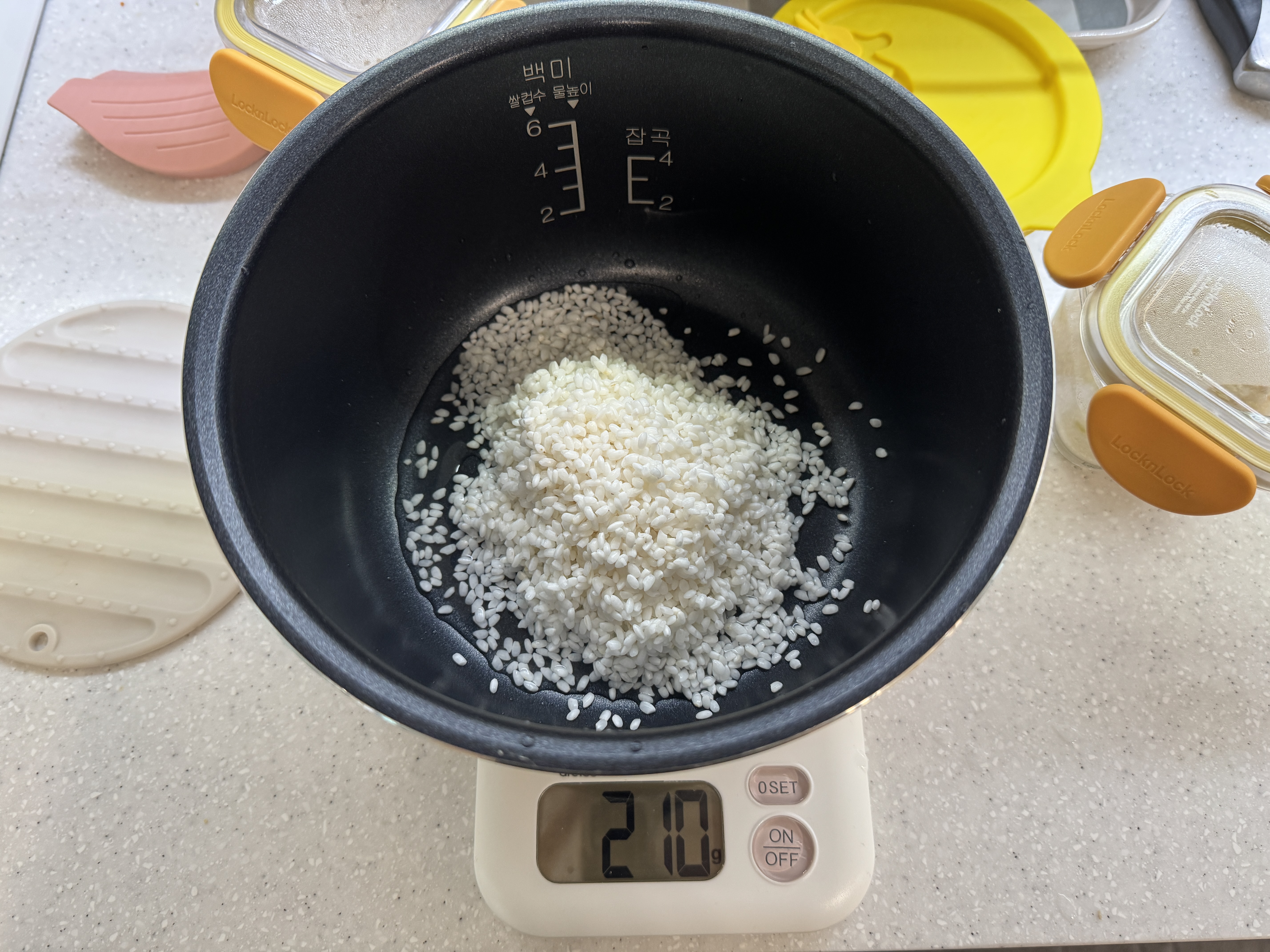 쌀 불린 후 사진 
