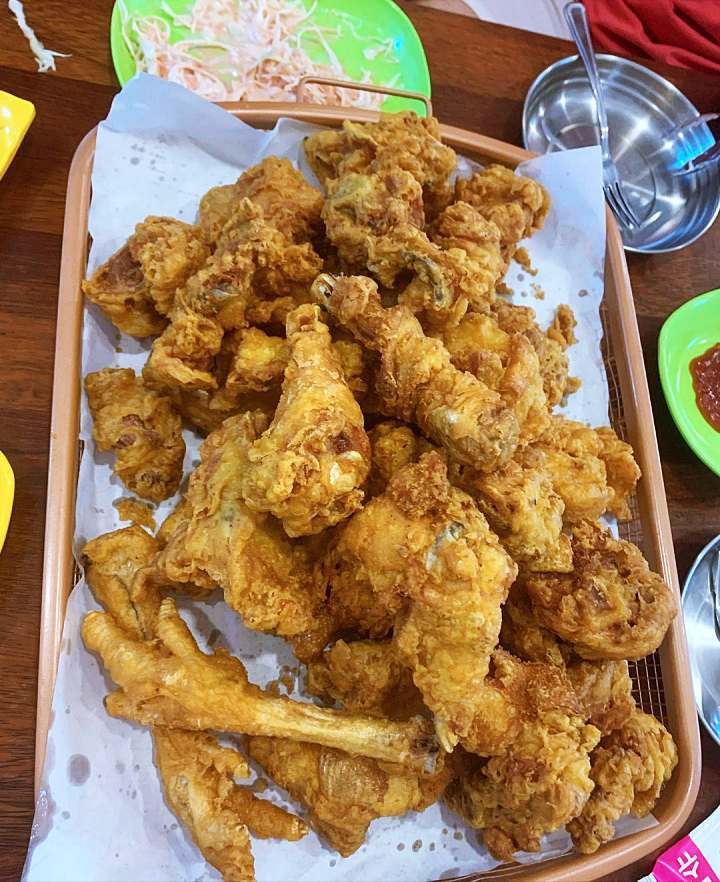 진심 가득 건강 담은 맛 광주 광산구 맛집 추천 생방송투데이 엄마가 손질하고 아들이 튀긴 시장 통닭 촌닭 치킨&#44; 육계 치킨 오늘방송 자족식당