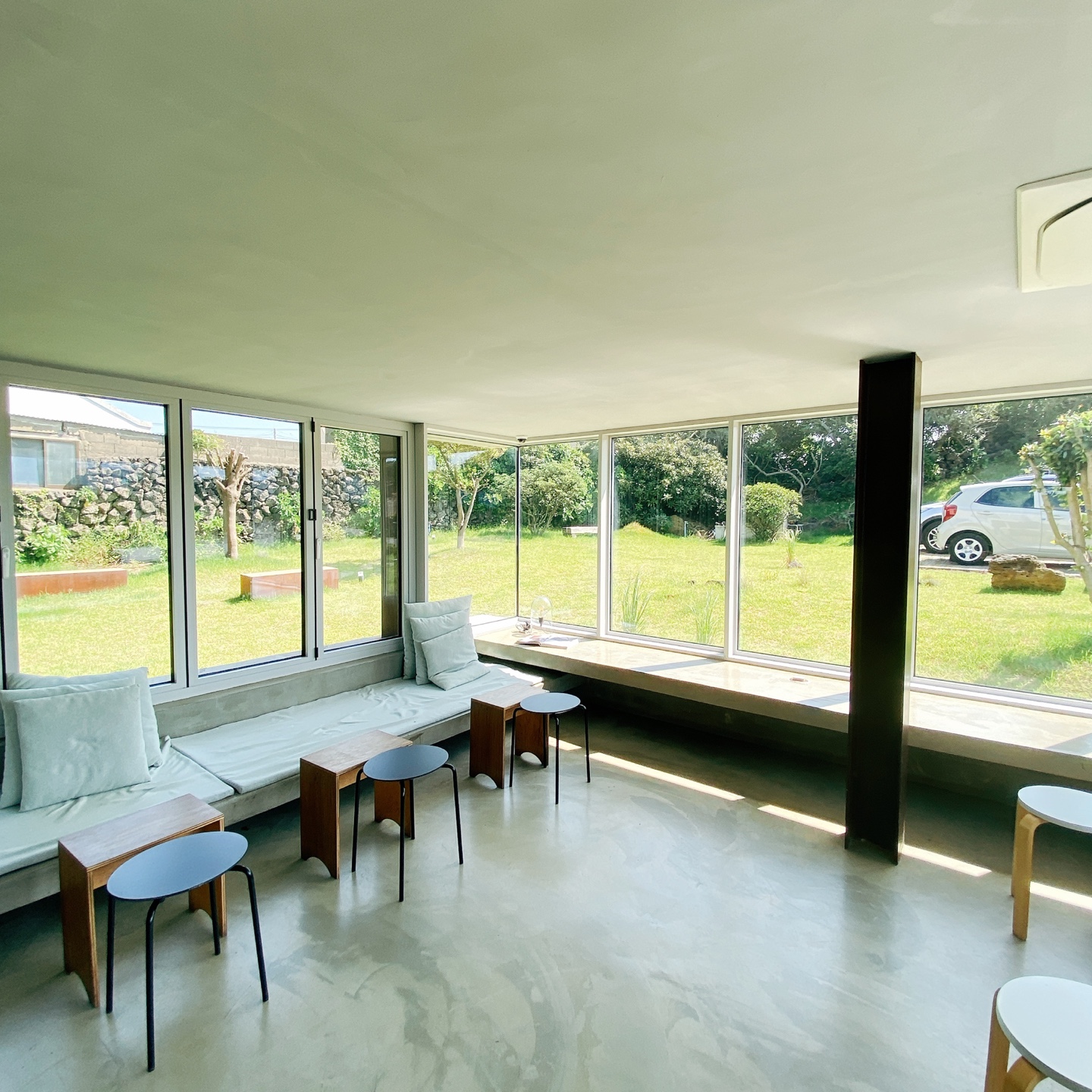 제주 구좌 평대해변 르토아베이스먼트 카페