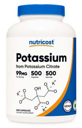 파란색 뚜껑의 하얀색 통, 뉴트리코스트 포타슘 시트레이트 99mg 캡슐 사진이다.