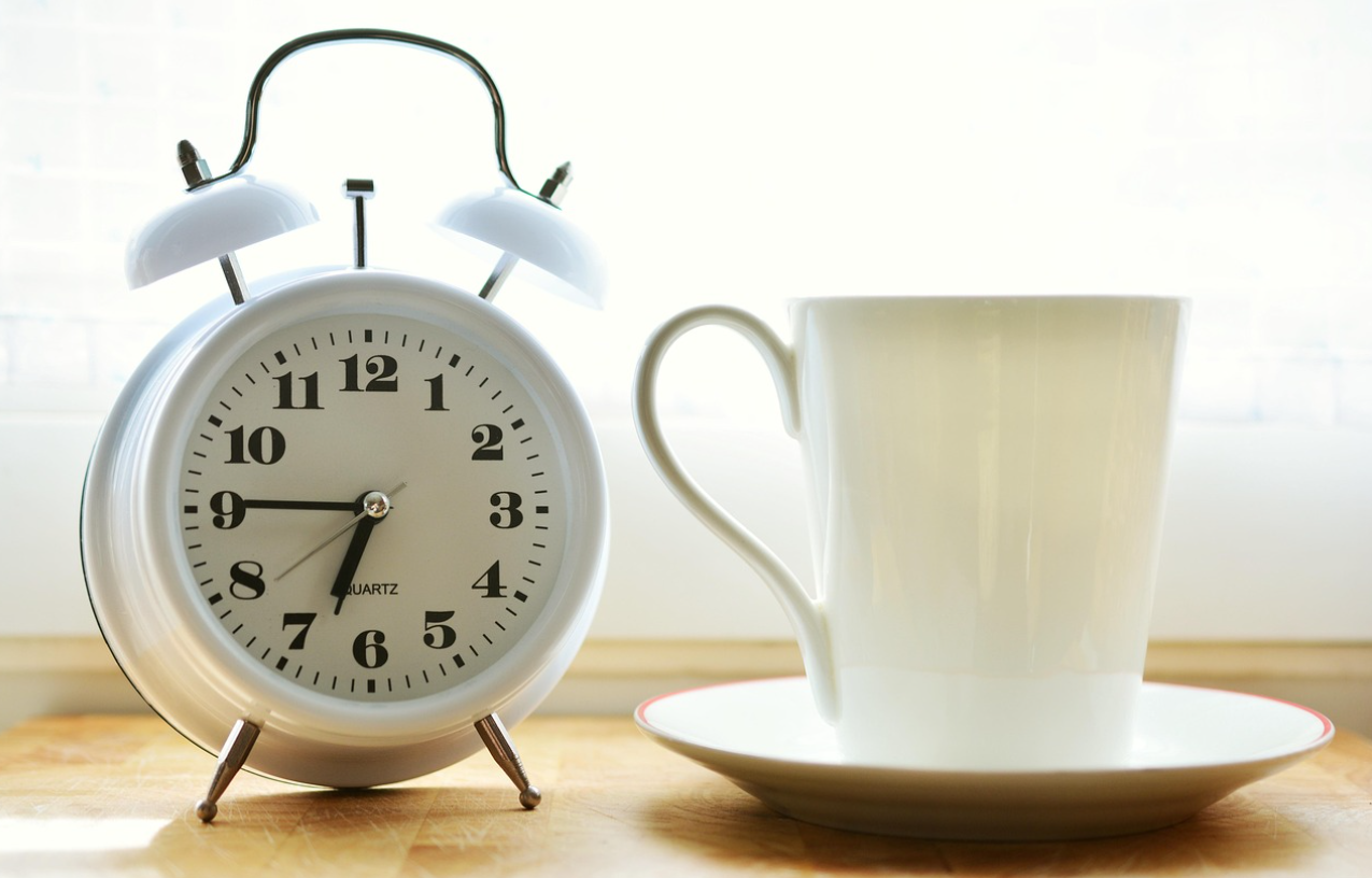 규칙적 기상 습관이 건강에 좋은 이유에 대한 사진