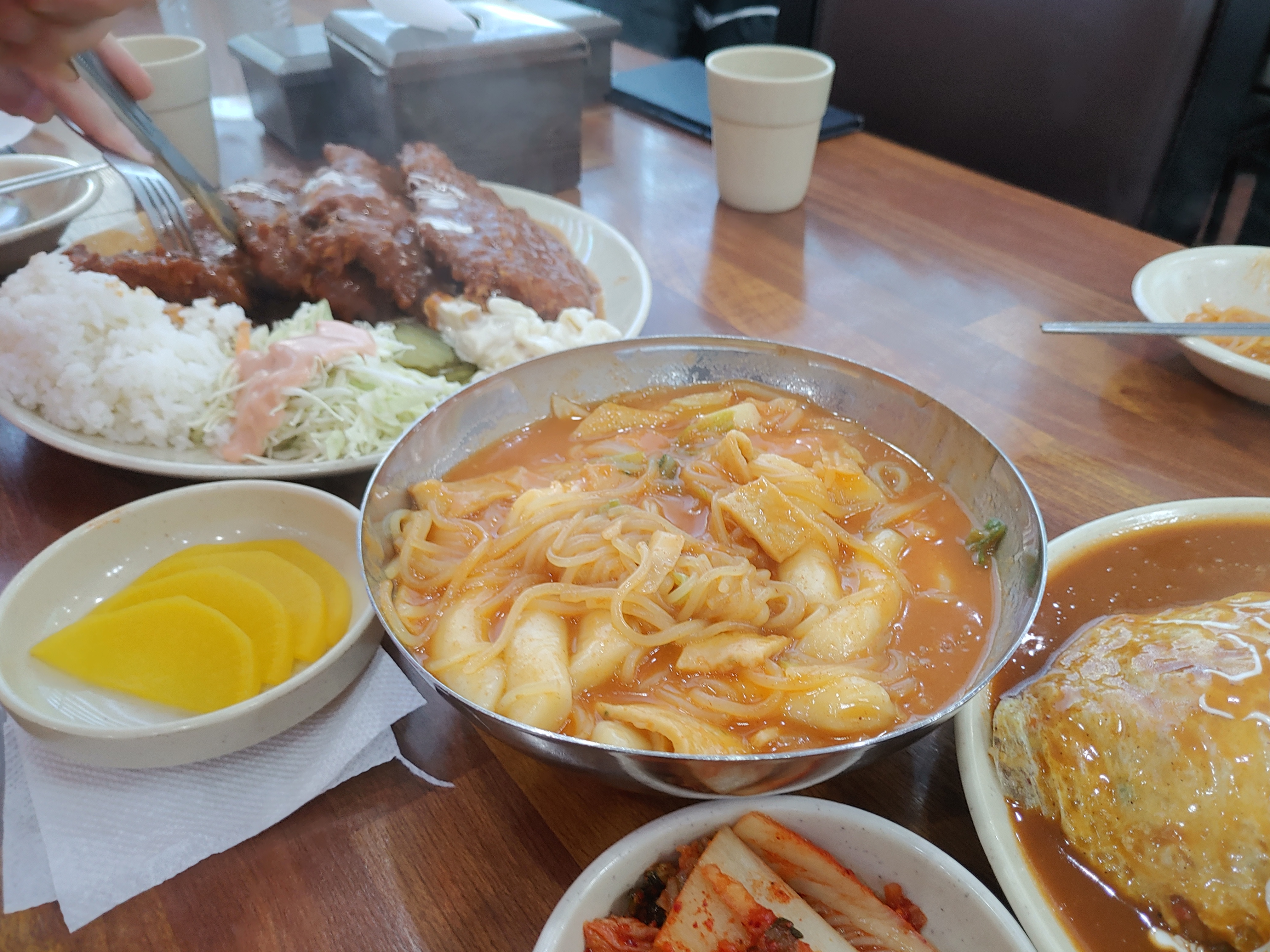 신신분식 떡볶이 돈까스와 오므라이스 내돈내먹