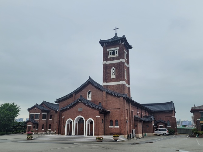 청주 내덕동 주교좌성당 사진