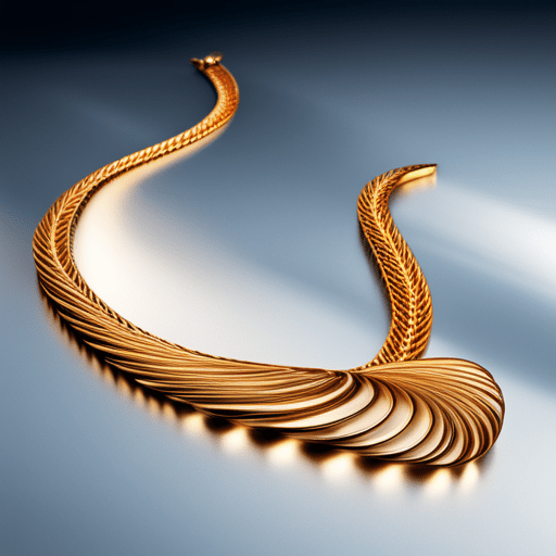 금 목걸이 가지런히 놓여있는 모습