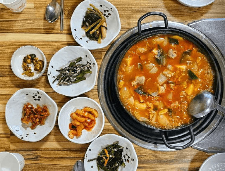 생방송 투데이 짜글이 정식 곰탕 묵은지김치전골 경기 남양주