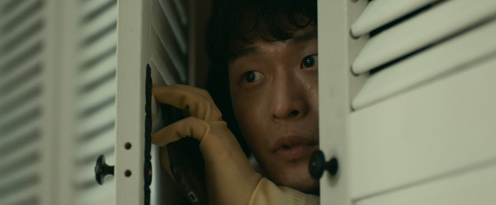 옷장안에숨어있는찬우